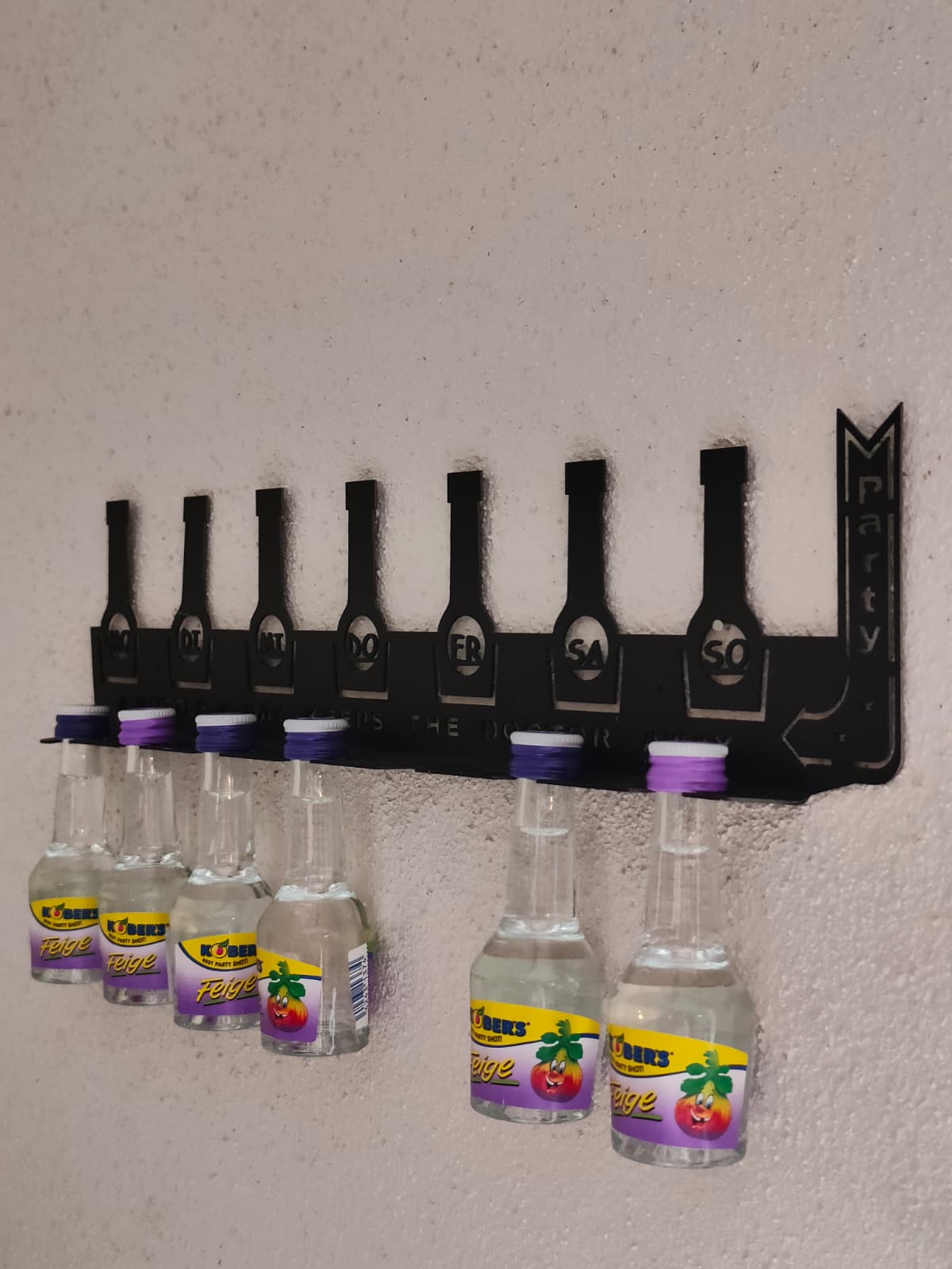 Shots Flaschenregal & Getränkeplaner Halter Ständer – Party-Deko & Männergeschenk