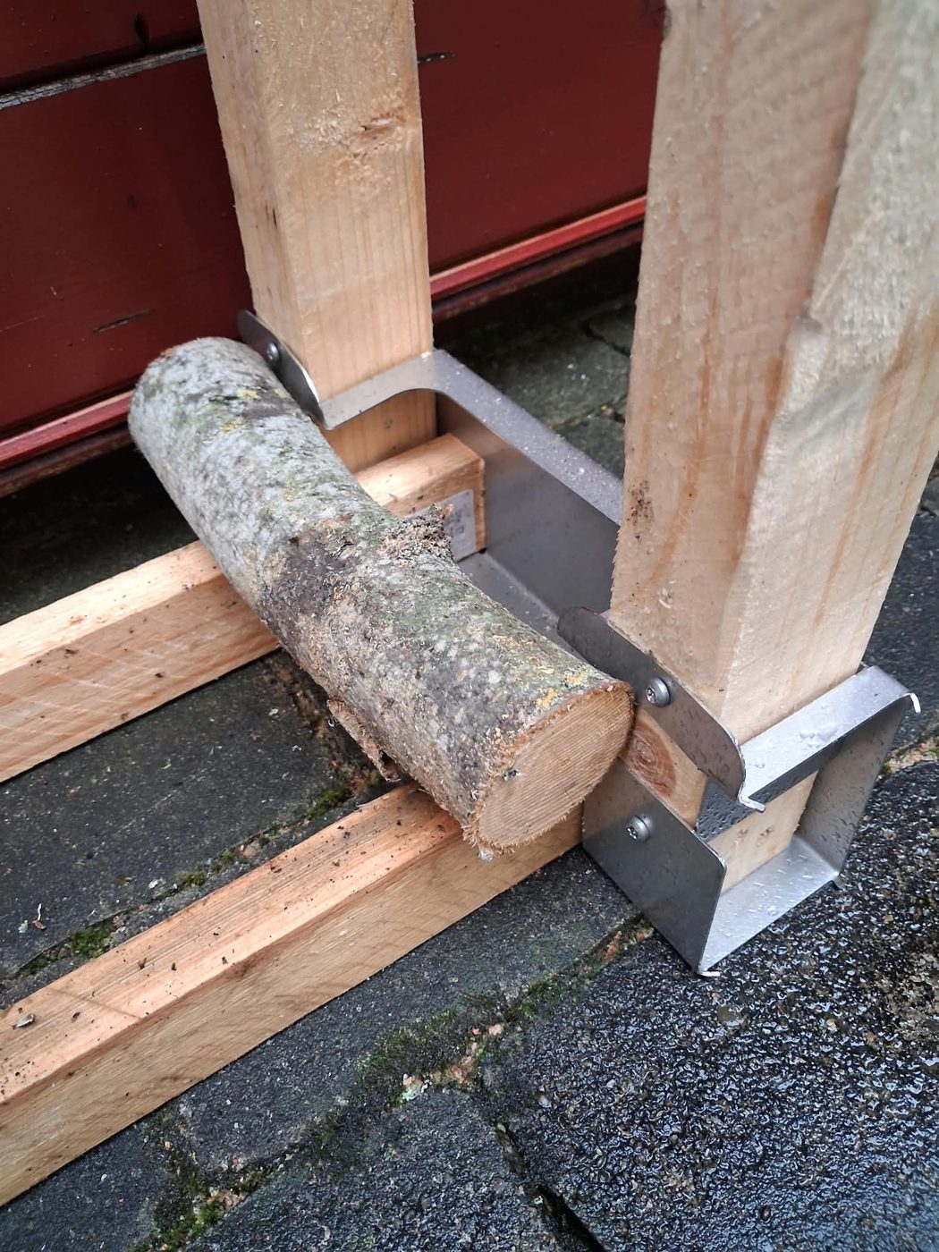 Holzstapelhilfe aus Edelstahl – Brennholzregal-Halter V2A