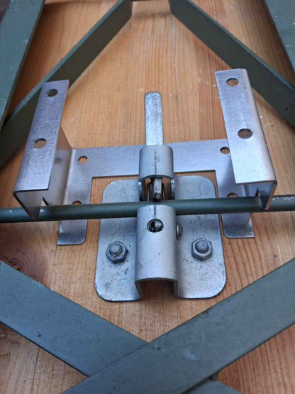 Stahlbühne Platzsparer -  Edelstahl Wandhalterung  für Bierzeltgarnitur - senkrechte Anbringung! (Set)