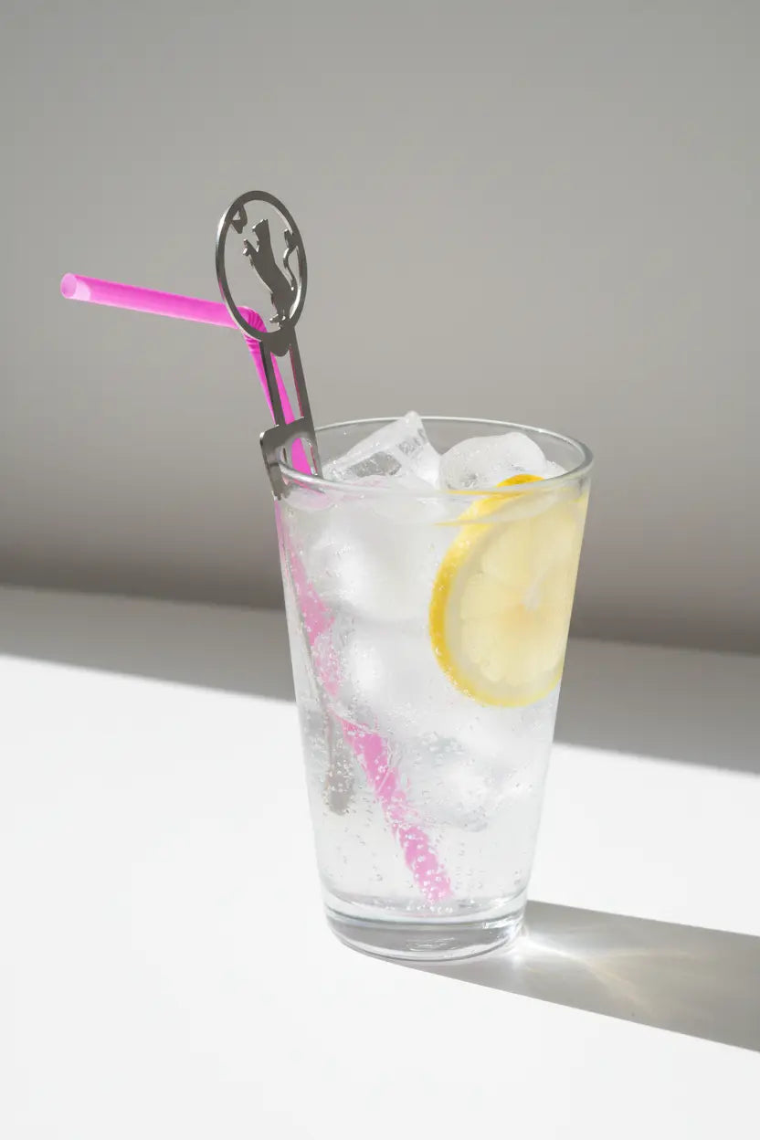 Originelle Strohhalmhalter mit gelasertem Motiv