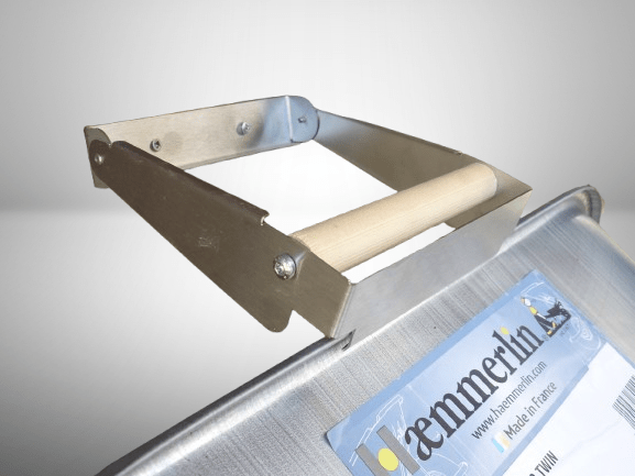 Halterung Wandhalterung für Schubkarre aus Edelstahl – platzsparend & robust - Stahlbühne