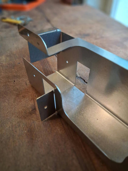 Holzstapelhilfe aus Edelstahl – Brennholzregal-Halter V2A