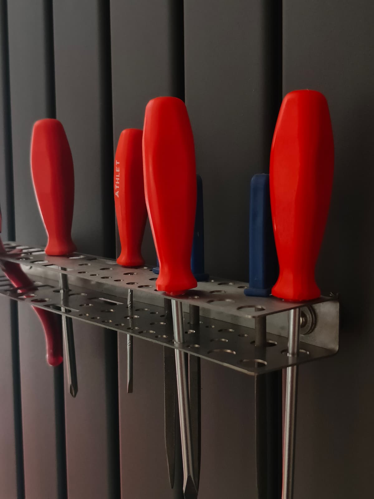 Werkzeugleiste Edelstahl V2A - variabler Werkzeughalter Wand - Stahlbühne